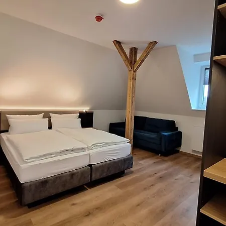 Pawlow Hotel *